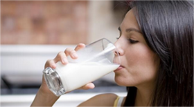 Το γάλα ωφελεί τις γυναίκες;