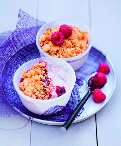 Πανακότα με μούρα και crumble από το Canderel Green