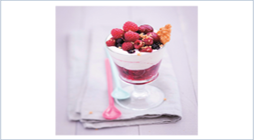 Trifle με φρούτα και crumble από το Canderel Green