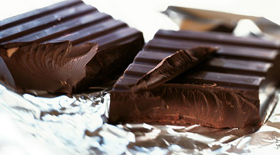 Η καθημερινή κατανάλωση σοκολάτας συνδέεται με χαμηλότερο κίνδυνο εμφάνισης διαβήτη και καρδιακών παθήσεων